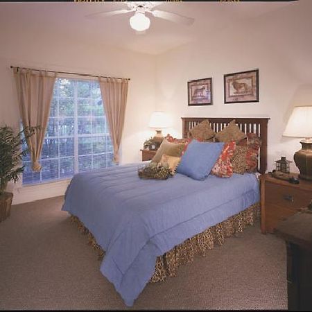 Отель Oakwood At Midtown Arbor Place Хьюстон Номер фото